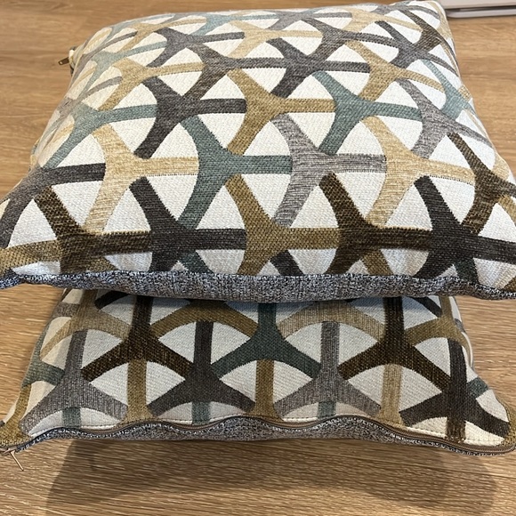 Modern Decorative Pillows (2 pack) - Picture 3 of 4